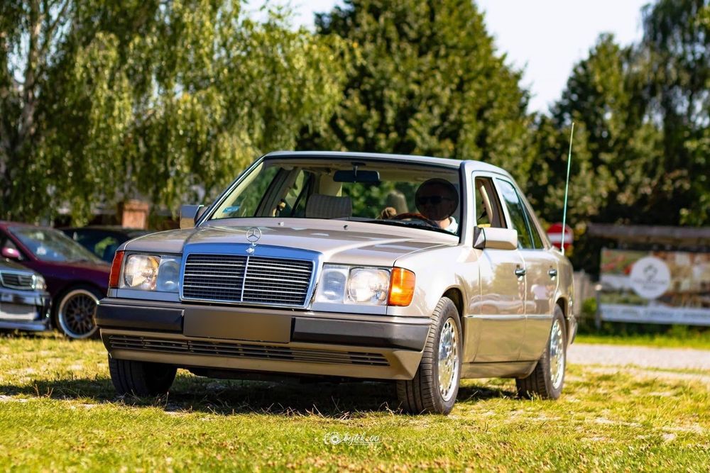 Mercedes-Benz W124 (1984-1993) 300D - legendarna jednostka OM603, klimatyzacja, ŻÓŁTE TABLICE!