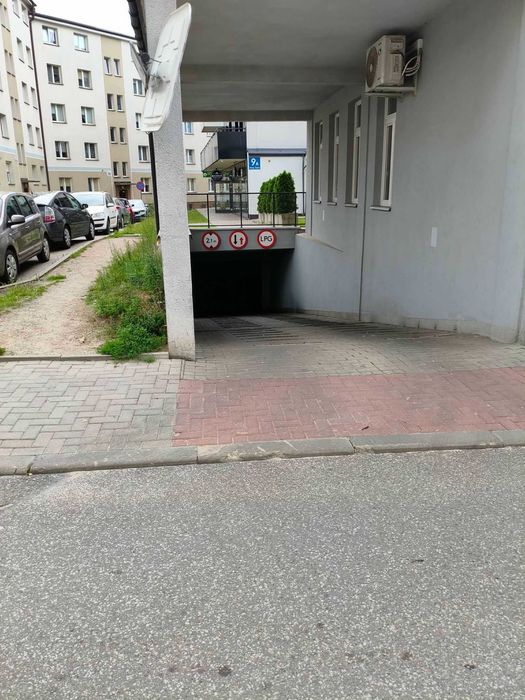 Wynajmę miejsce parkingowe na platformie w centrum - Widok 3