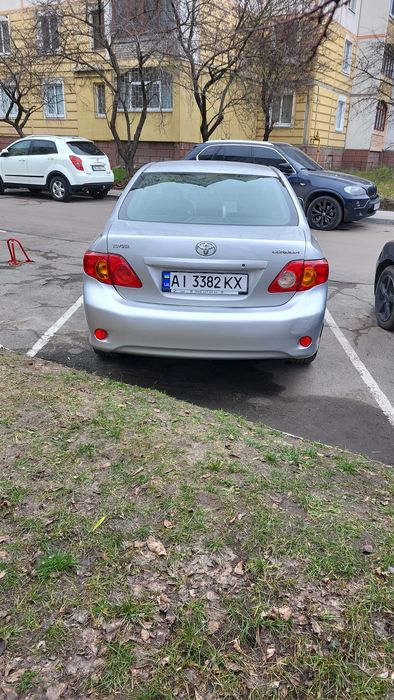 Автомобиль Тойота Королла