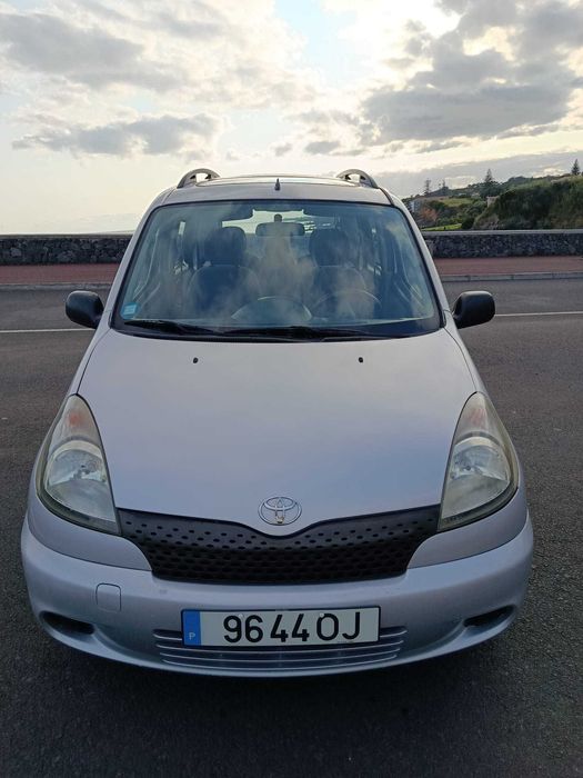 Vendo Toyota Yaris Verso 1.3 a gasolina de 1999