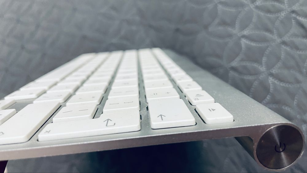 Apple Wireless Keyboard A1314, стан 4/10