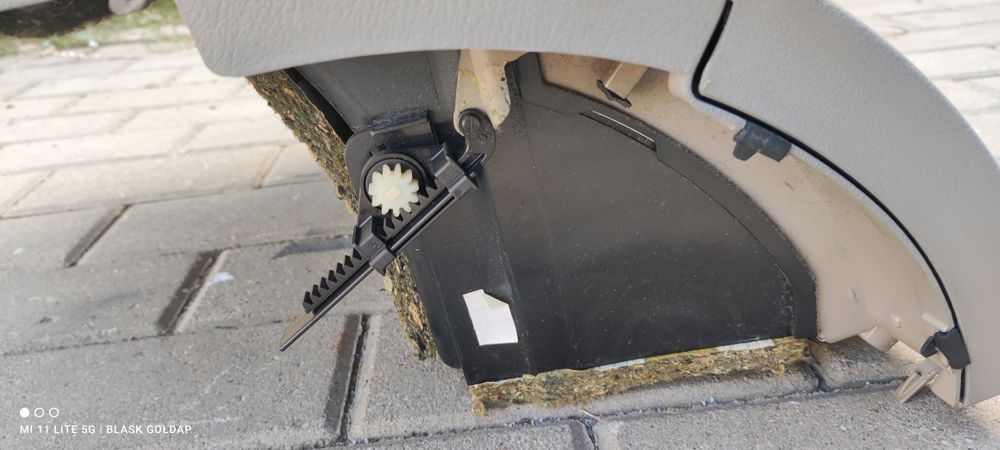 Schowek Pasażera Jasno Szary z Audi A6 S6 4.2 Q Sedan 2002