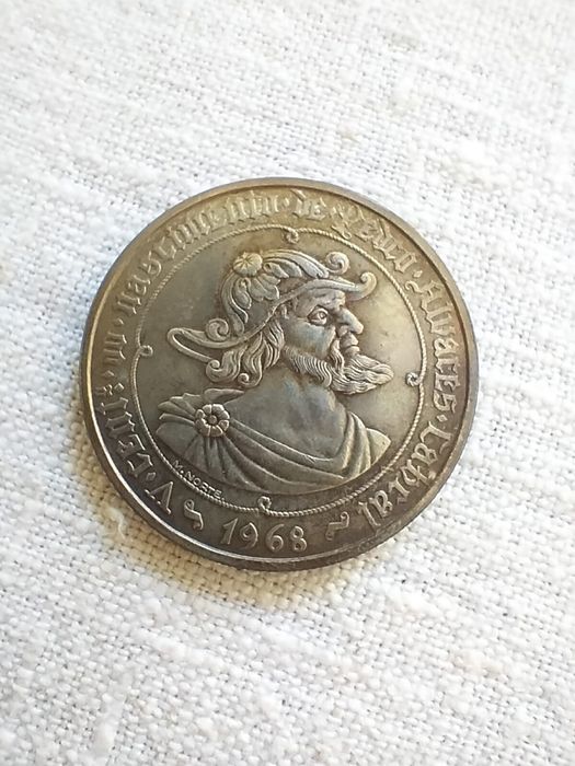 Moeda de Prata 50 Escudos - (1968)