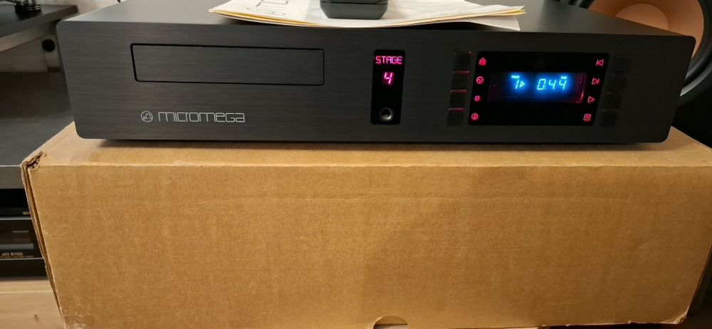 Piękny odtwarzacz CD MICROMEGA STAGE 4..