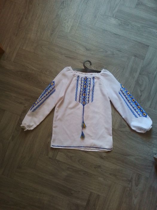 Вишиванка на дівчинку