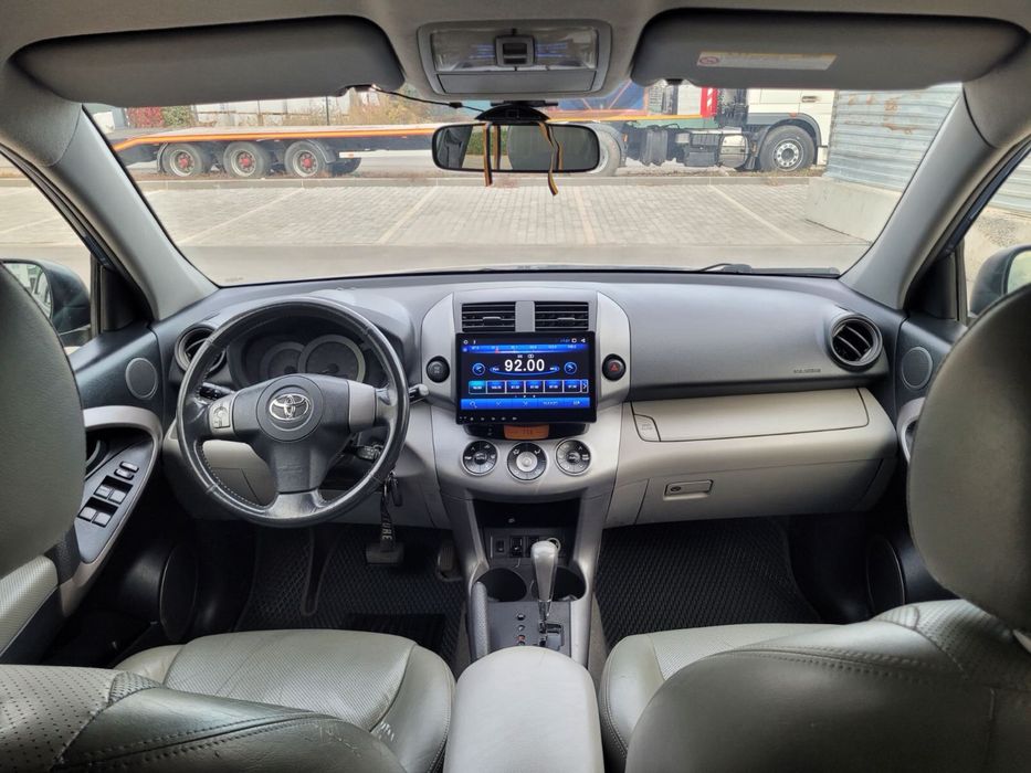 TOYOTA RAV 4 Avtomat 2.4 Long Avd