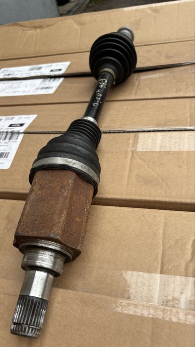 Передня ліва піввісь бмв F30 F32 F36 b58 дивгун