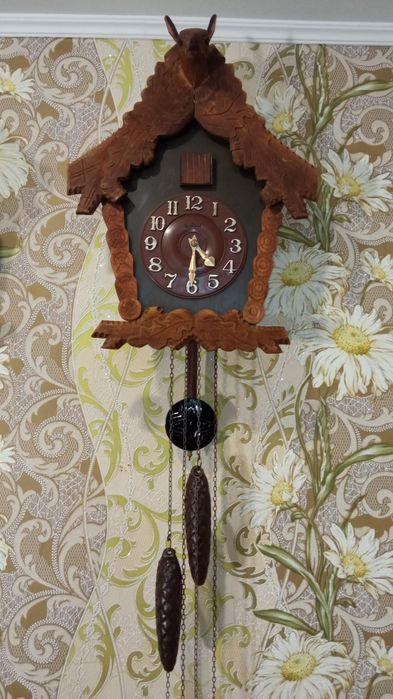 Настенные часы кукушка с оленем ( охотничий стиль ) темные