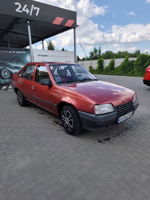 Продам Опель Кадет 1.3
