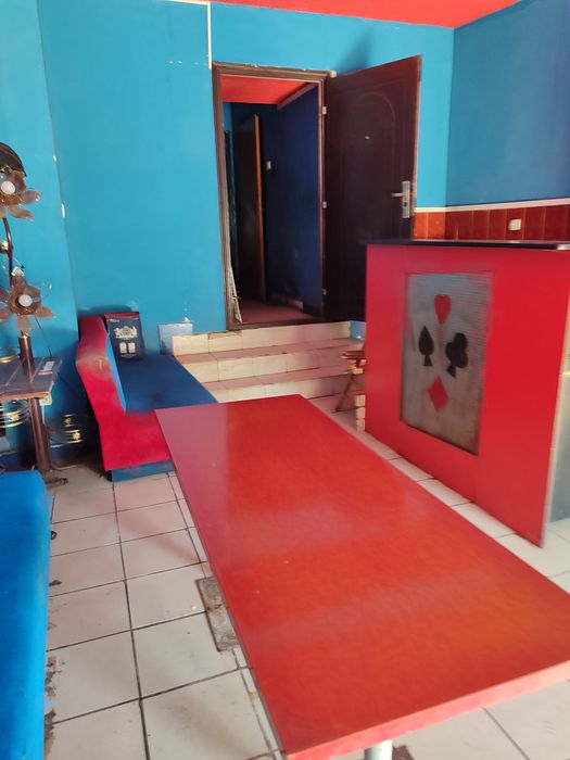 Здам в аренд приміщення 30 м.2 в новому районі, є відеонагляду охорона . Раніше було магазин - кафе.ціна10000грн може бути під склад . - View 2