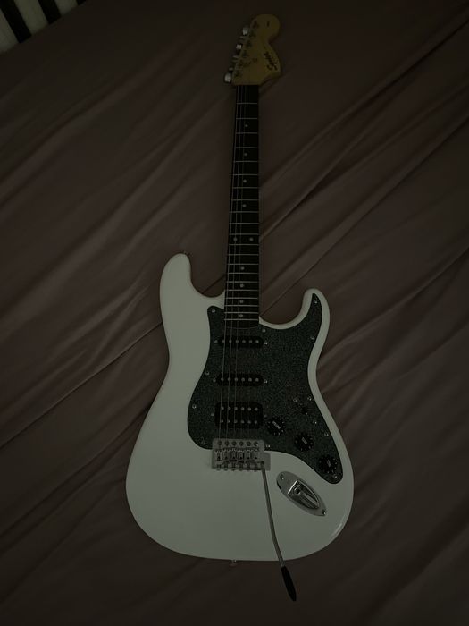 squier affinity stratocaster hss ow