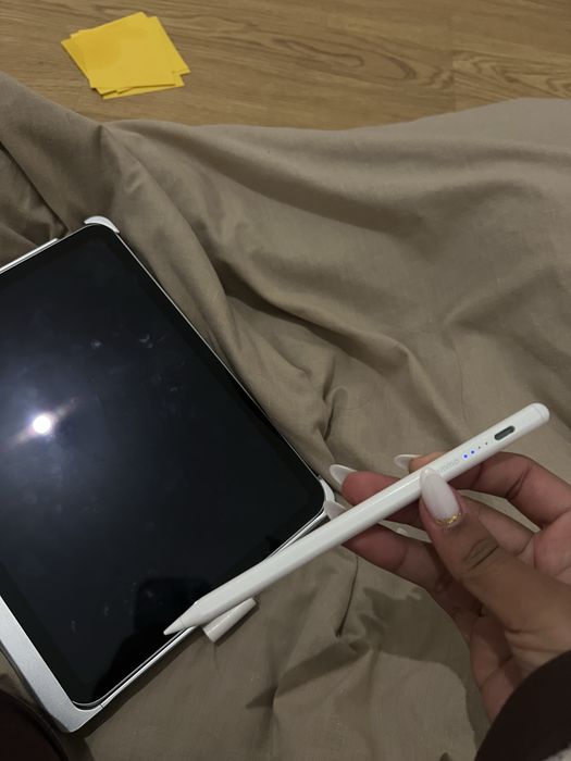 Ipad - Com carregador/Caixa/Teclado/Caneta