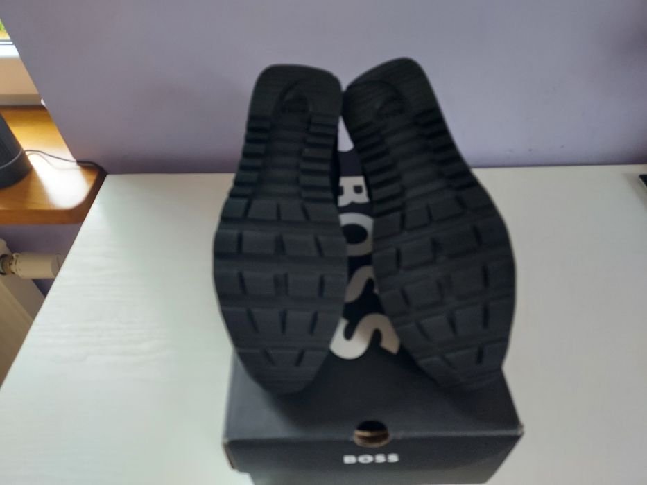 Hugo Boss buty męski r 41