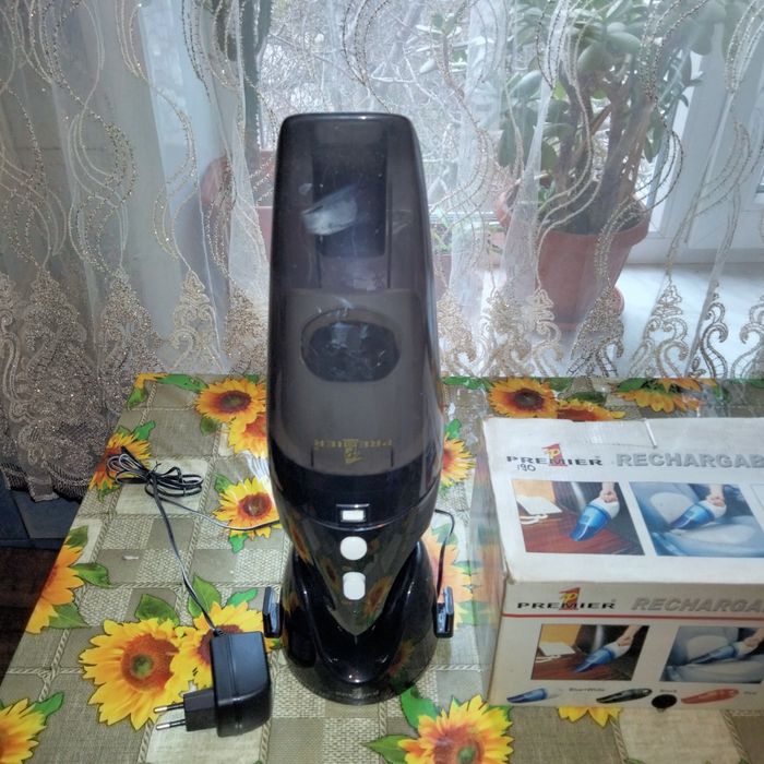 Автомобильный пылесос