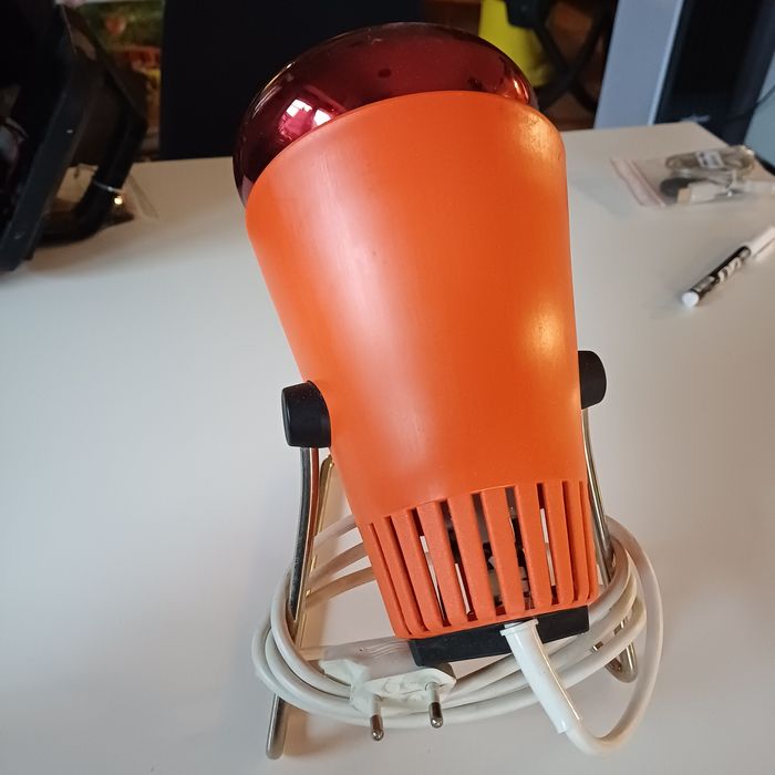 Lampa solux na podczerwień