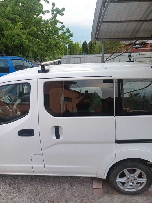 Аэро Поперечины  - LC5 Nissan nv200 в штатное место