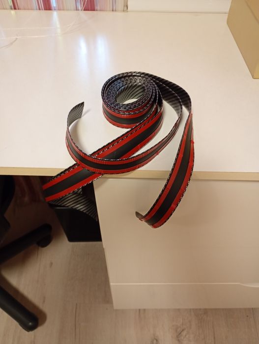 Карбонові стрічка на авто