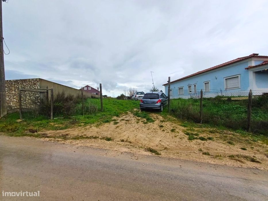 Terreno rústico com 3.840m2 situado em Alcanhões