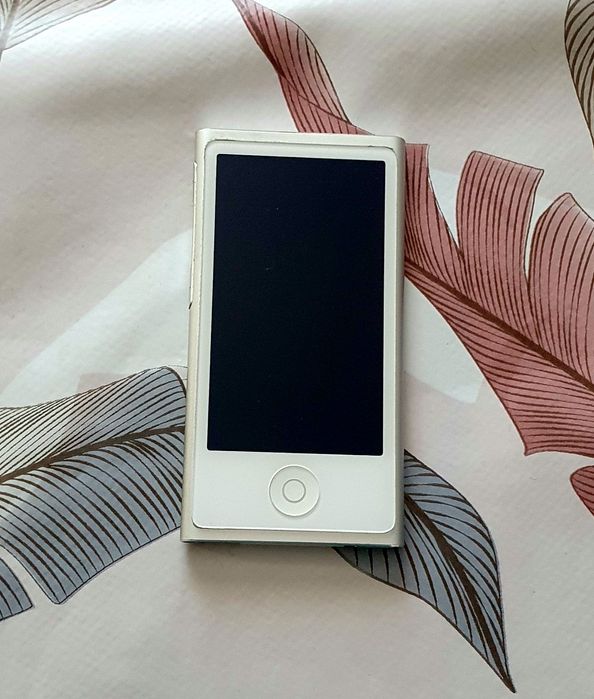 iPod Nano 7,– srebrny, 16 Gb w  Bardzo dobry stanie