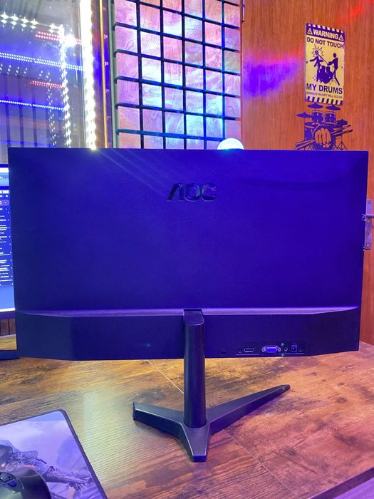 Monitor AOC “24” como novo