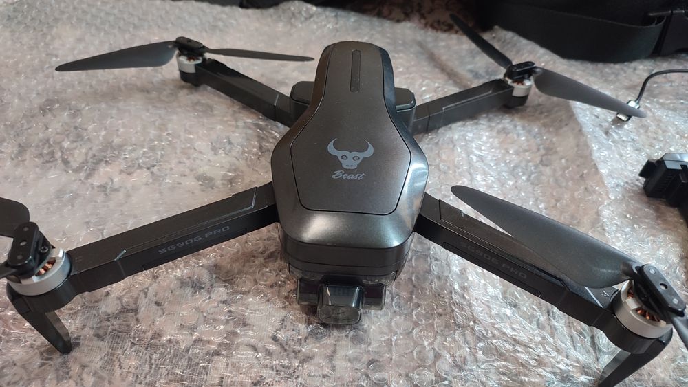 Квадрокоптер SG906 pro