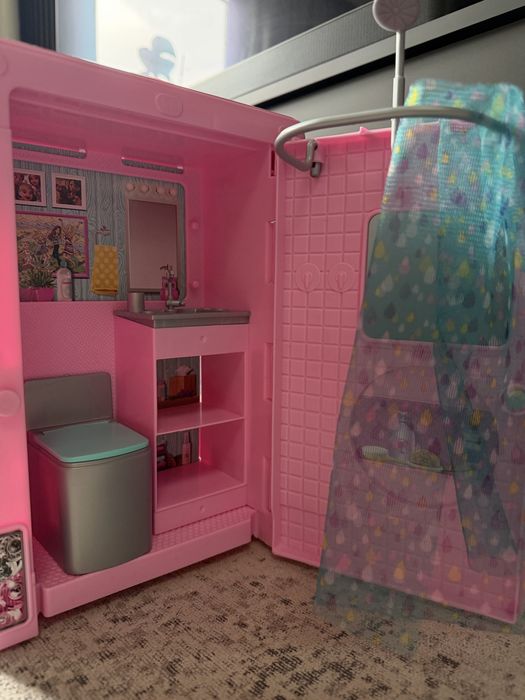 Kamper  Barbie z basenem