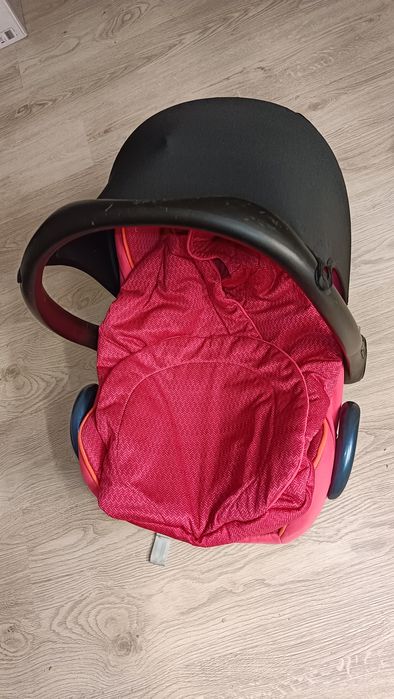 Nosidełko dziewczęce Maxi Cosi +pokrowiec