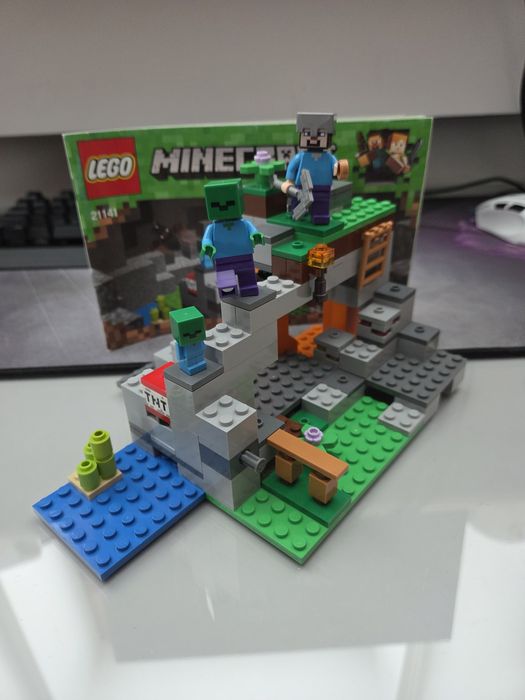 Lego Minecraft 21141