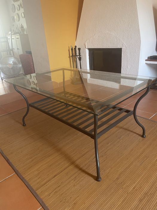 Mesa de centro com tampo de vidro, 110x70cm