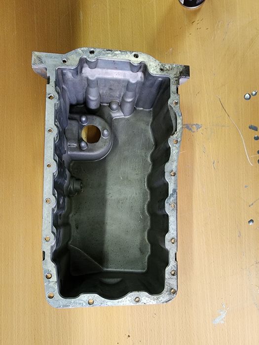 Піддон оливний 036103603AD Volkswagen Passat B6 Tiguan Caddy 2,0 Tdi
