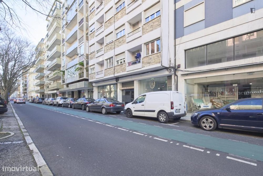 Quarto - localizado em Entrecampos Lisbon