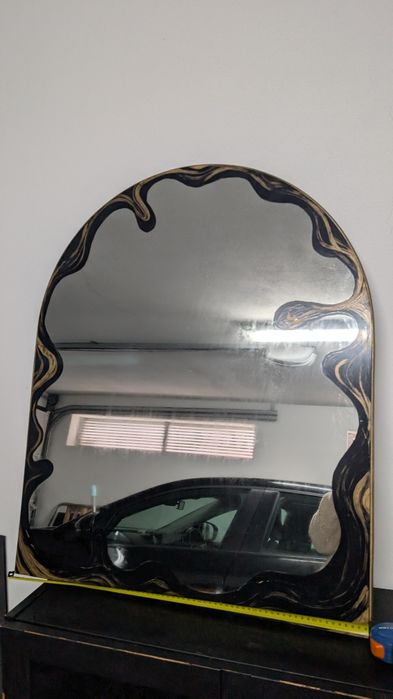 Espelho pintado preto e dourado
