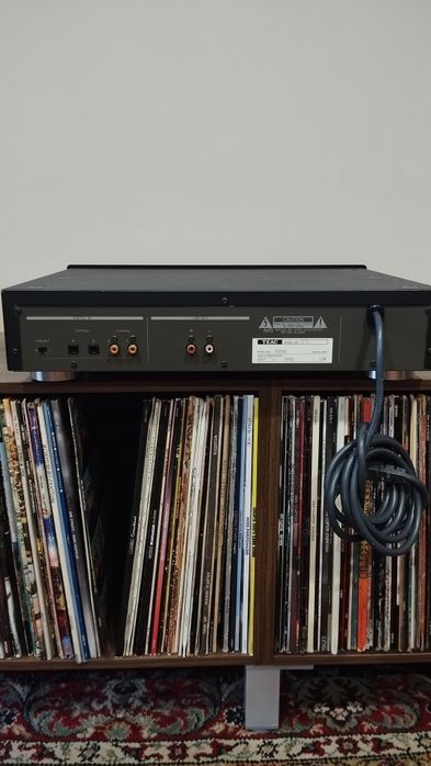 Vendo DAC Teac DT 1 em excelente estado de conservação fabricado no Japão com muita qualidade e definição