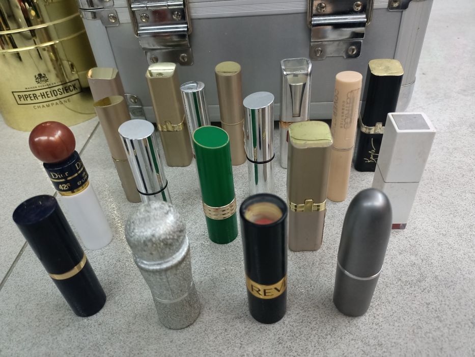 Zestaw kosmetyków - szminki