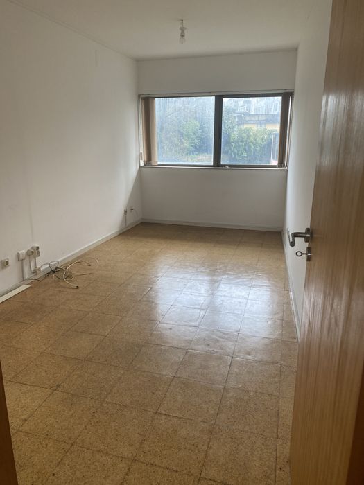 Aluga-se Escritório