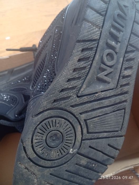 LV skate svarowski