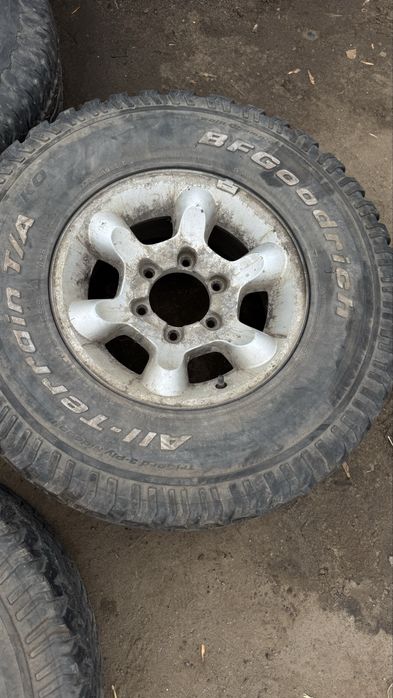 Запаска для позашляховика, запасне колесо