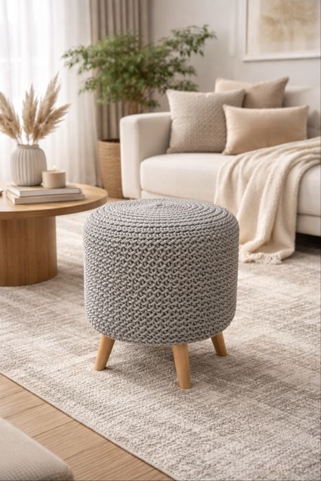 Пуф з трикотажної пряжі.Пуф в'язаний.