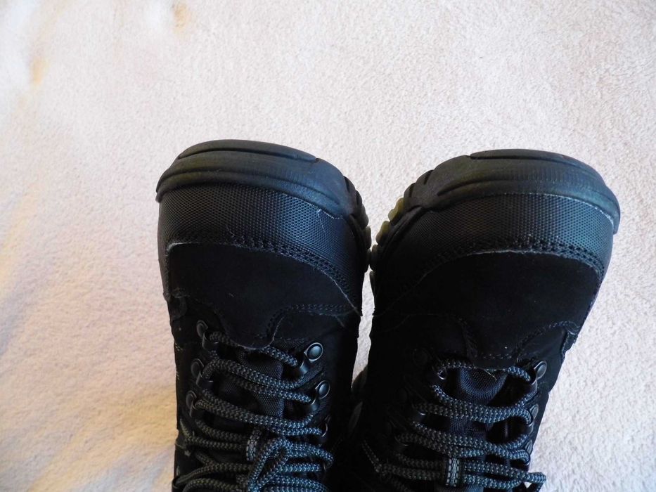 Czarne wodoodporne buty sportowe 44