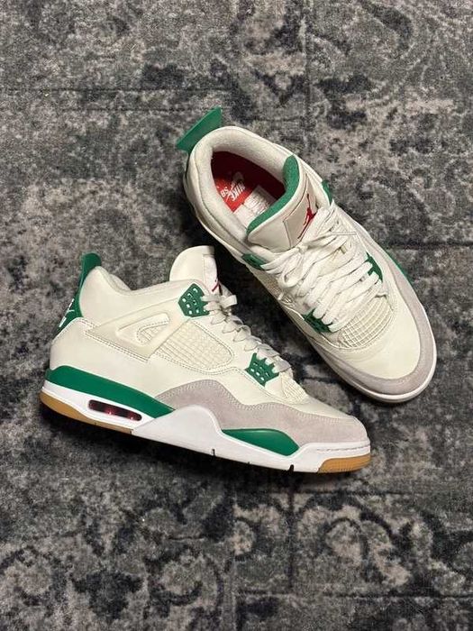 Jordan 4 Retro SB Pine Green R.41