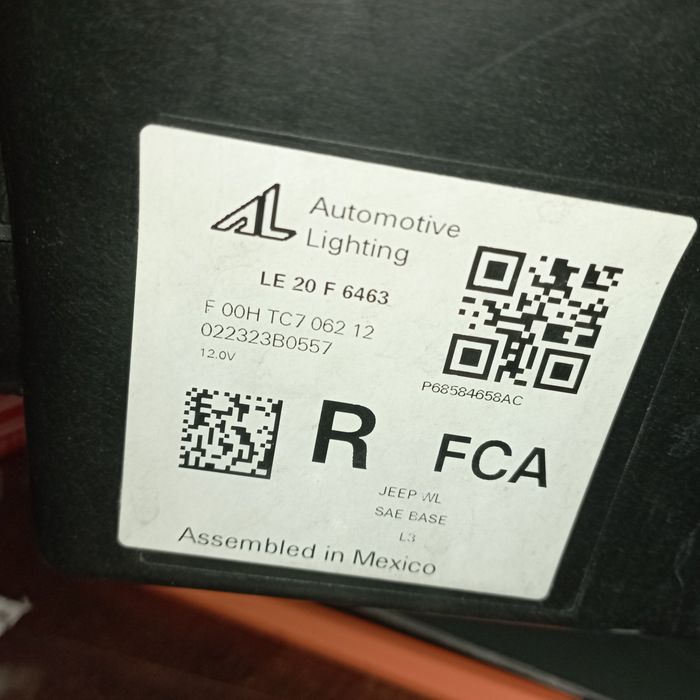 Фара права ліва  BASE Jeep Grand Cherokee WL 22-