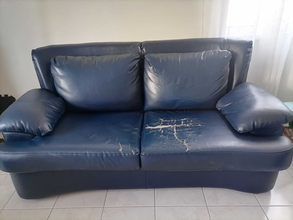 Conjunto de sofás em pele