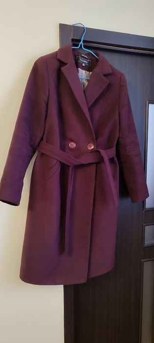 Продам пальто 48 розміру в гарному стані