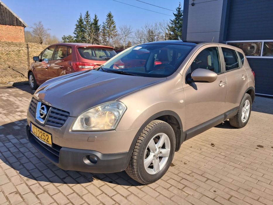 Nissan Qashqai 1,6i benzyna Panorama Dach Parktronic Alu Felgi Hak