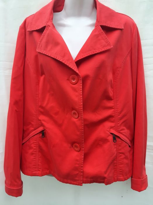 Курточки ..Куртки жіночі. .