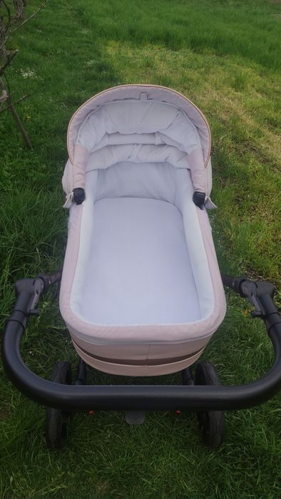 Коляска 2 в 1 Adamex Rimini 
Производитель: Adamex (Польша)