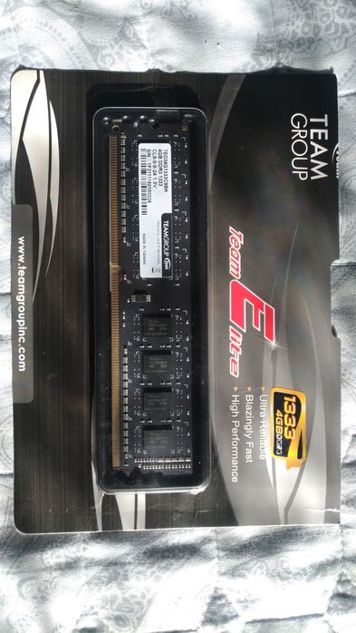 Планка памяти DDR3 4GB 1333MHz