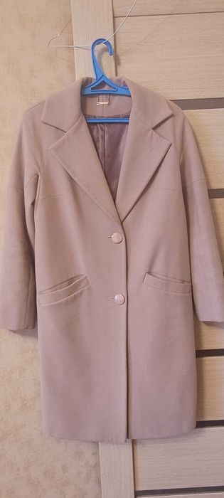 Пальто жіноче в гаргому стані