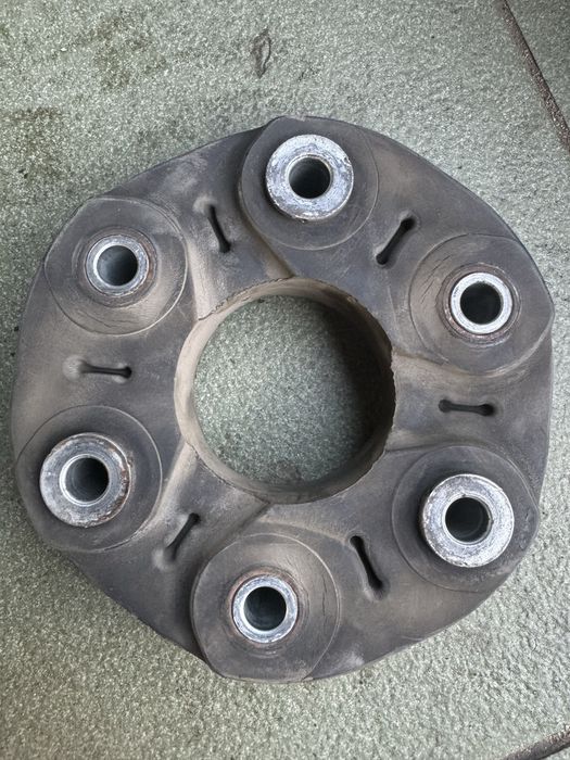 Продам єластичну муфту кардана/коробки,BMW E 60,61,63,64