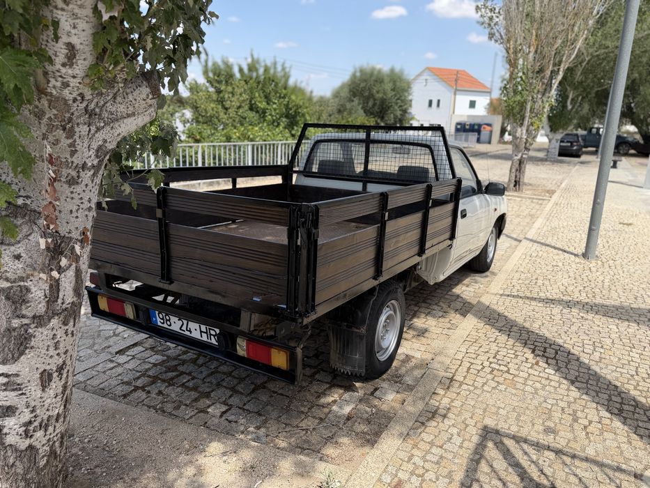 Toyota Hilux 2.4D